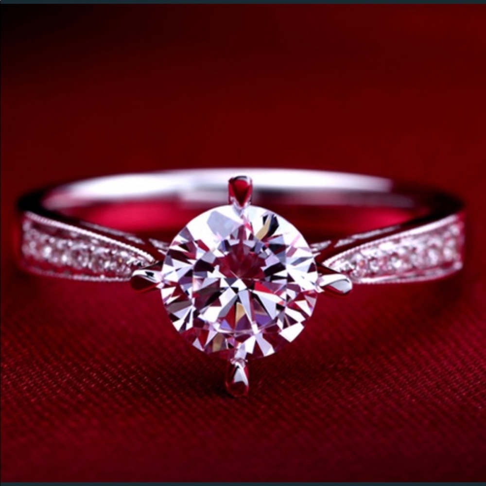 💍New💍Women’s Fashionable CZ Diamond Ring💍